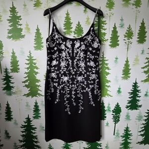 Vintage MAGGY LONDON Embroidered Floral Black Cocktail Dress